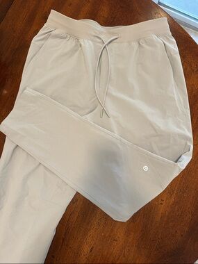 Lululemon men’s jogger pants